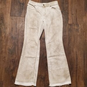 Chicos S(4/6) Ultimate Fit Flare Leg Pants Released Hem